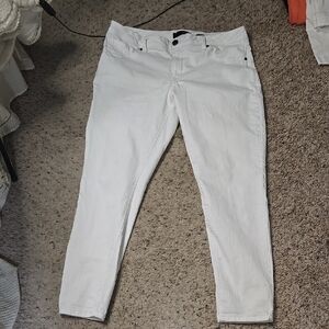 1822 Denim White Skinny Jeans with Textured Finish